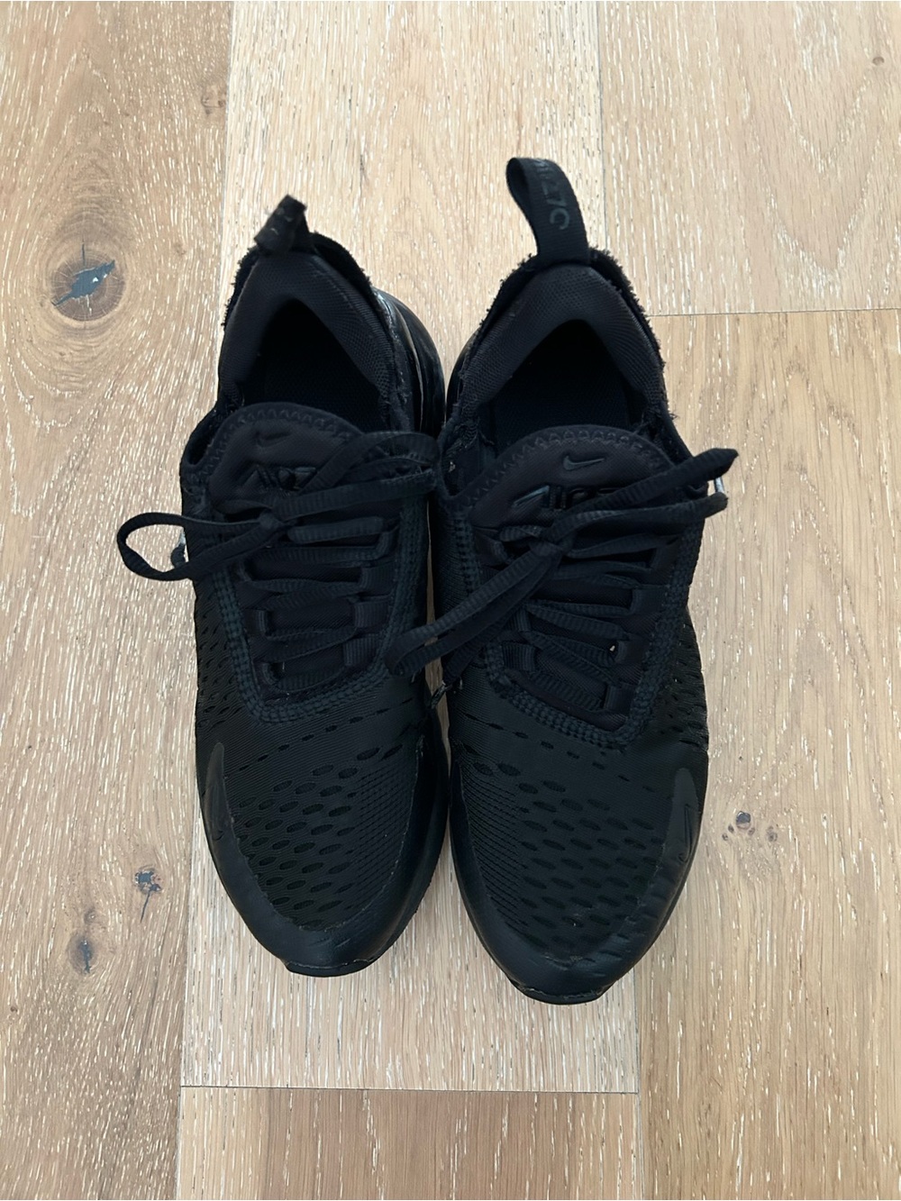 Nike Kids All-Black Lightweight Running Sneakers 4.5Y